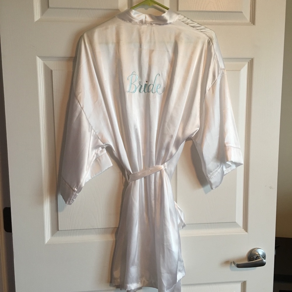 White bride robe